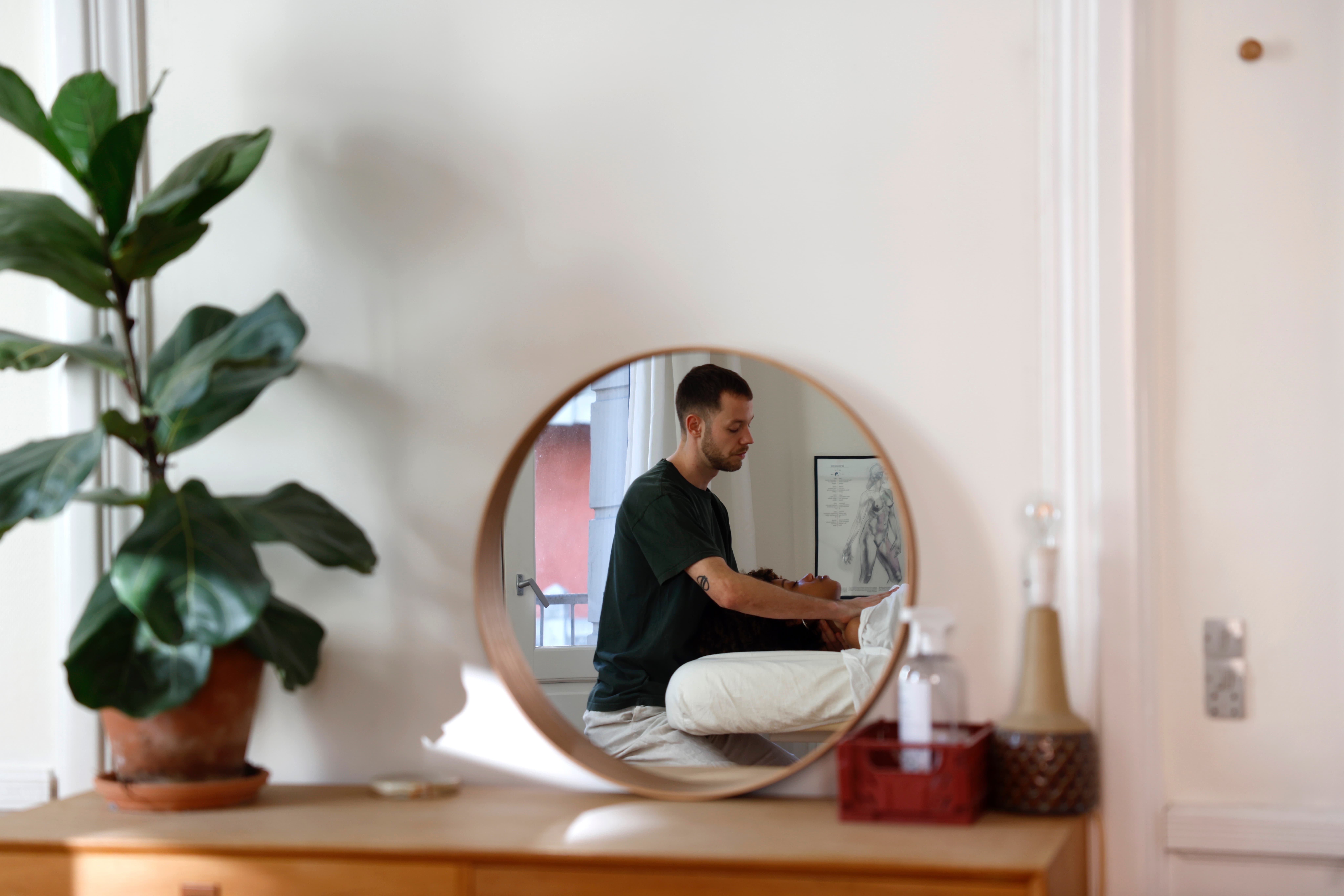 Kropsterapeut Lasse Staahlnacke i Stålnakke Kropsterapi klinik på Nørrebro